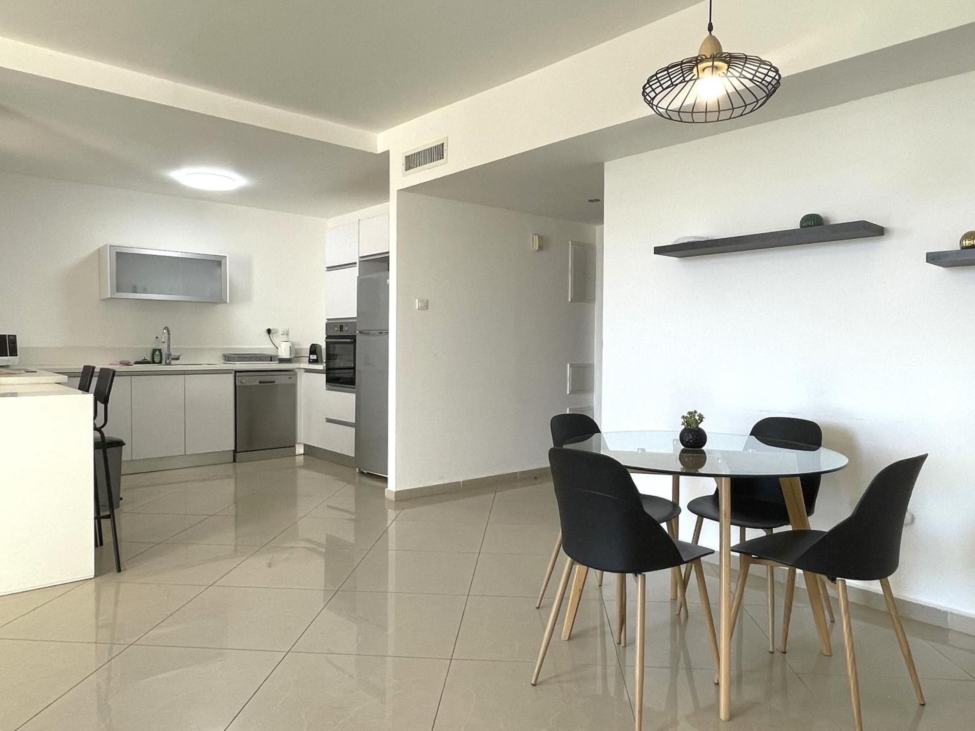 Stylish 3br Golf Apartment