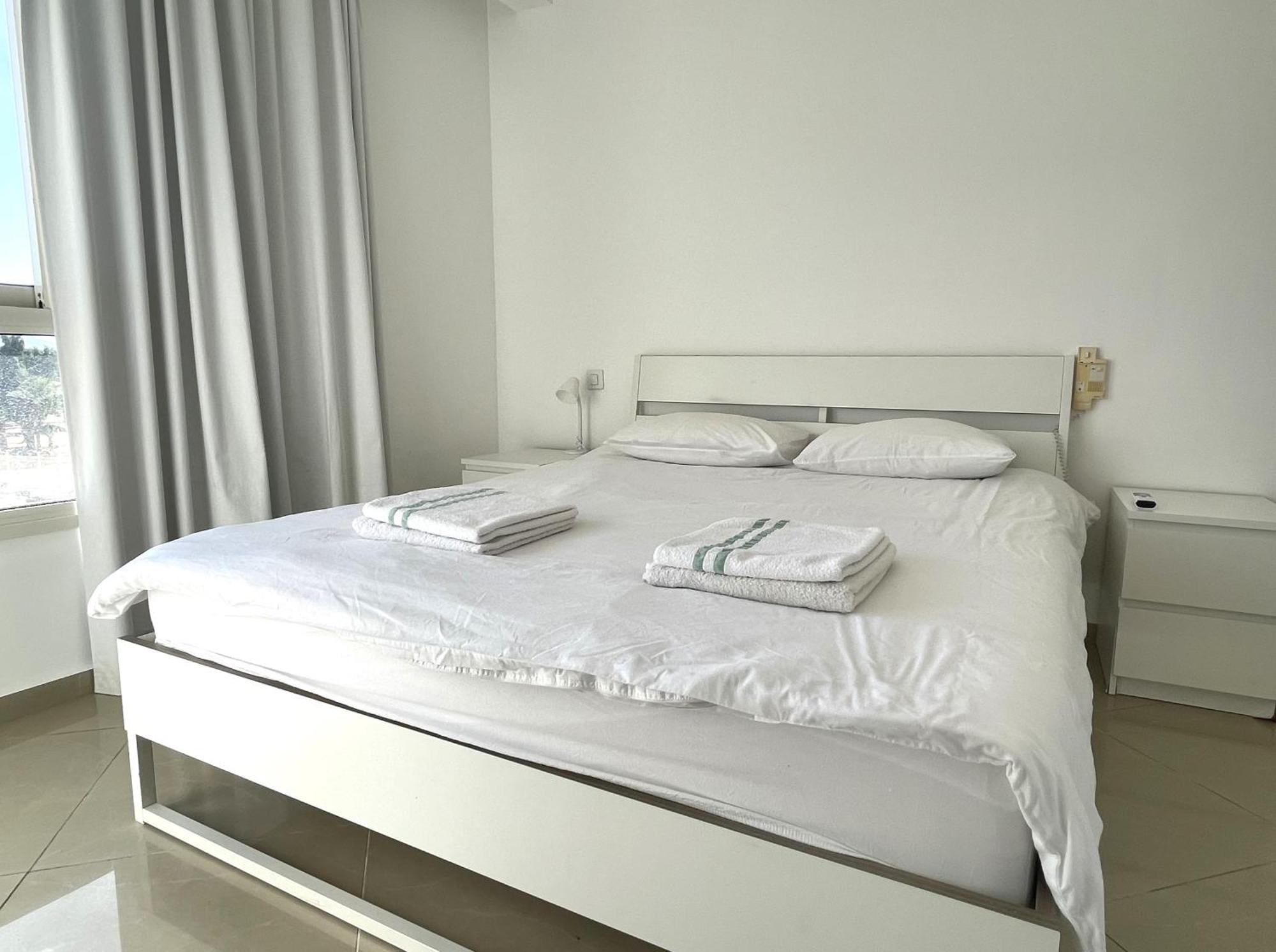 Stylish 3br Golf Apartment *