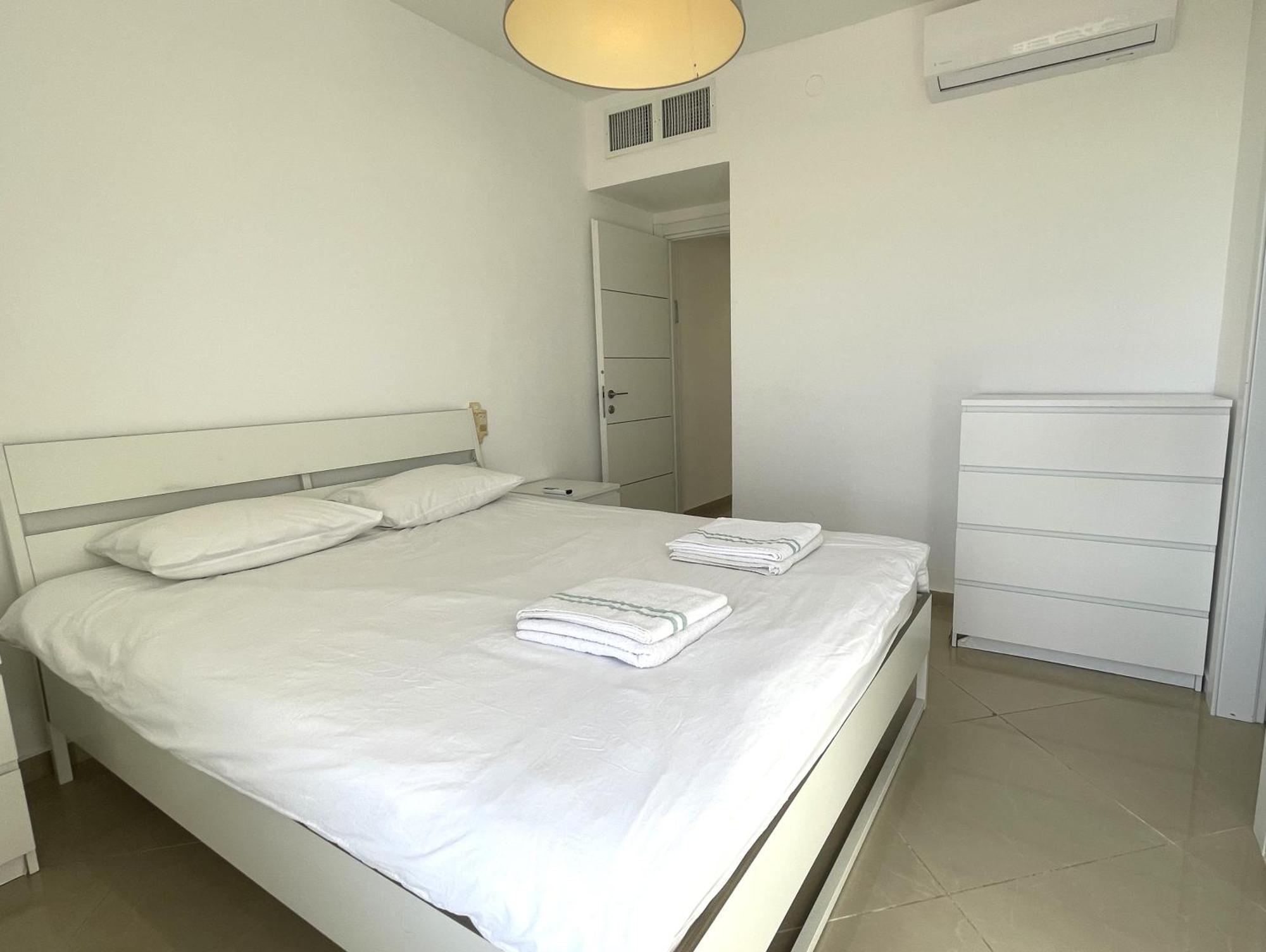 Stylish 3br Golf Apartment *